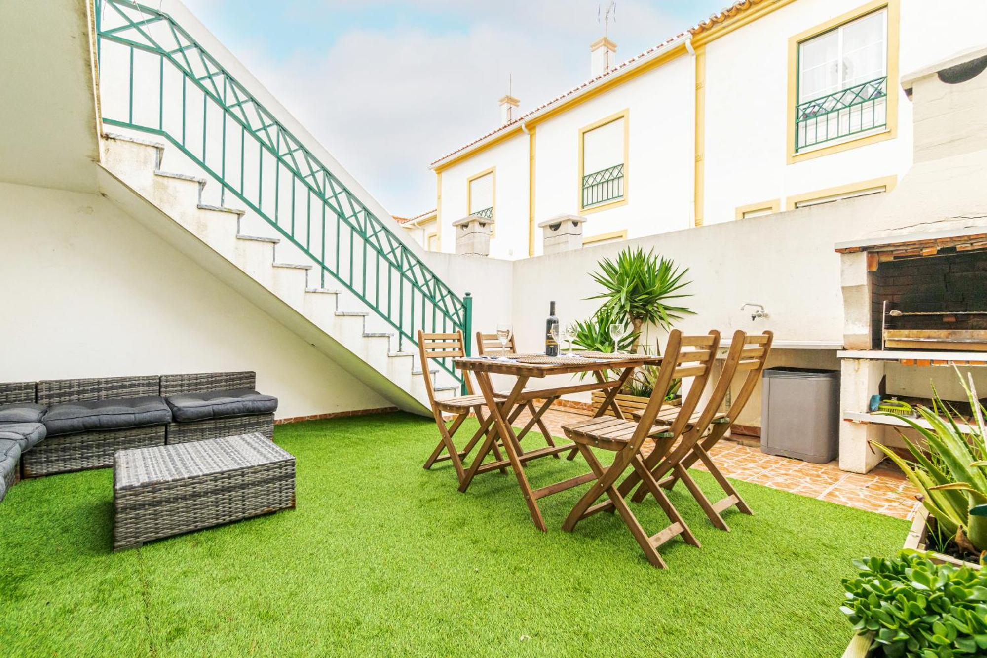 Вилла Baleal Happiness Surf House Феррел Экстерьер фото