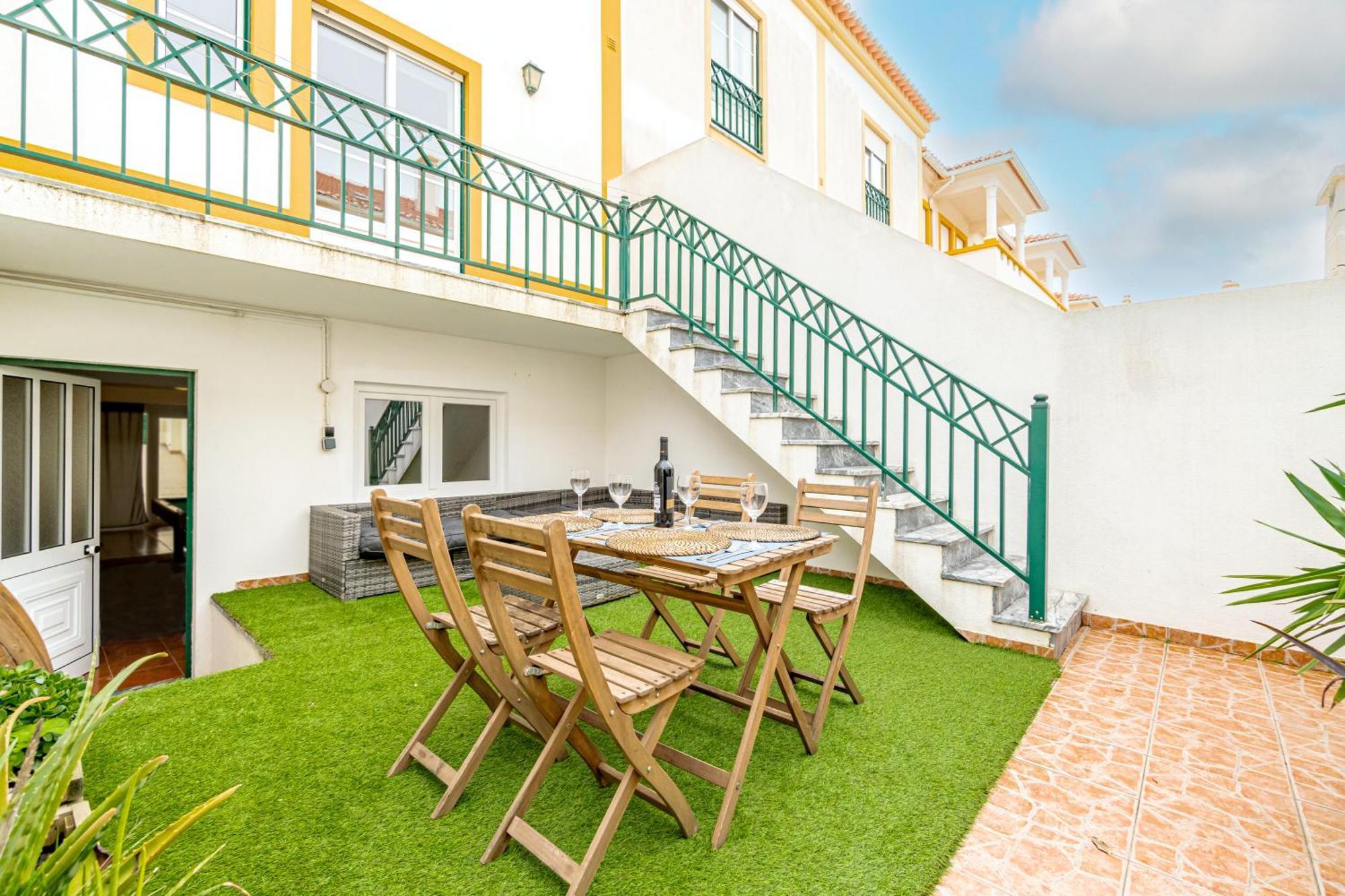 Вилла Baleal Happiness Surf House Феррел Экстерьер фото