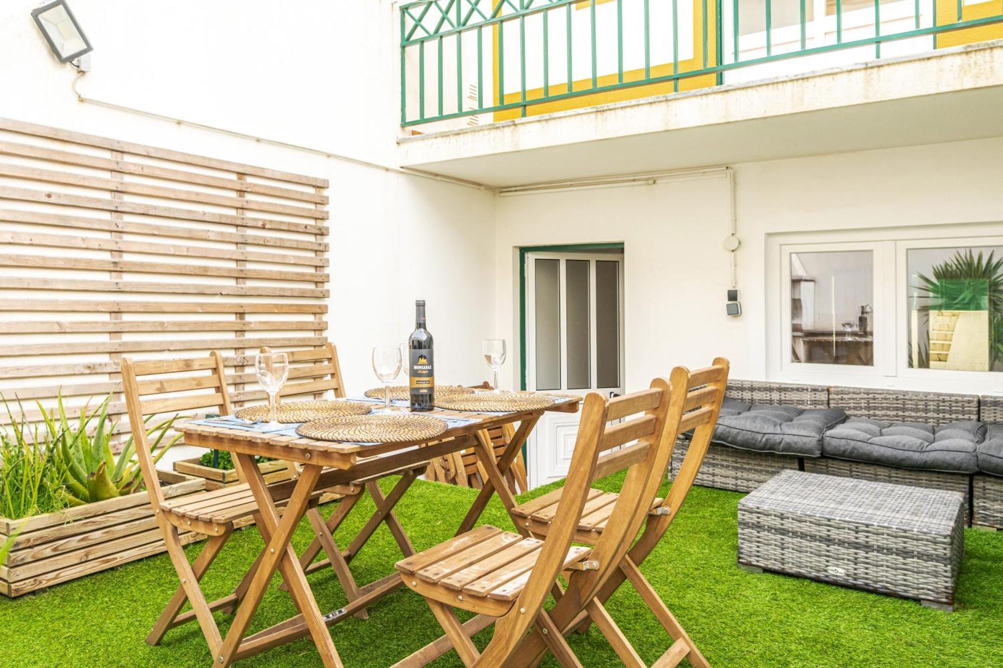 Вилла Baleal Happiness Surf House Феррел Экстерьер фото