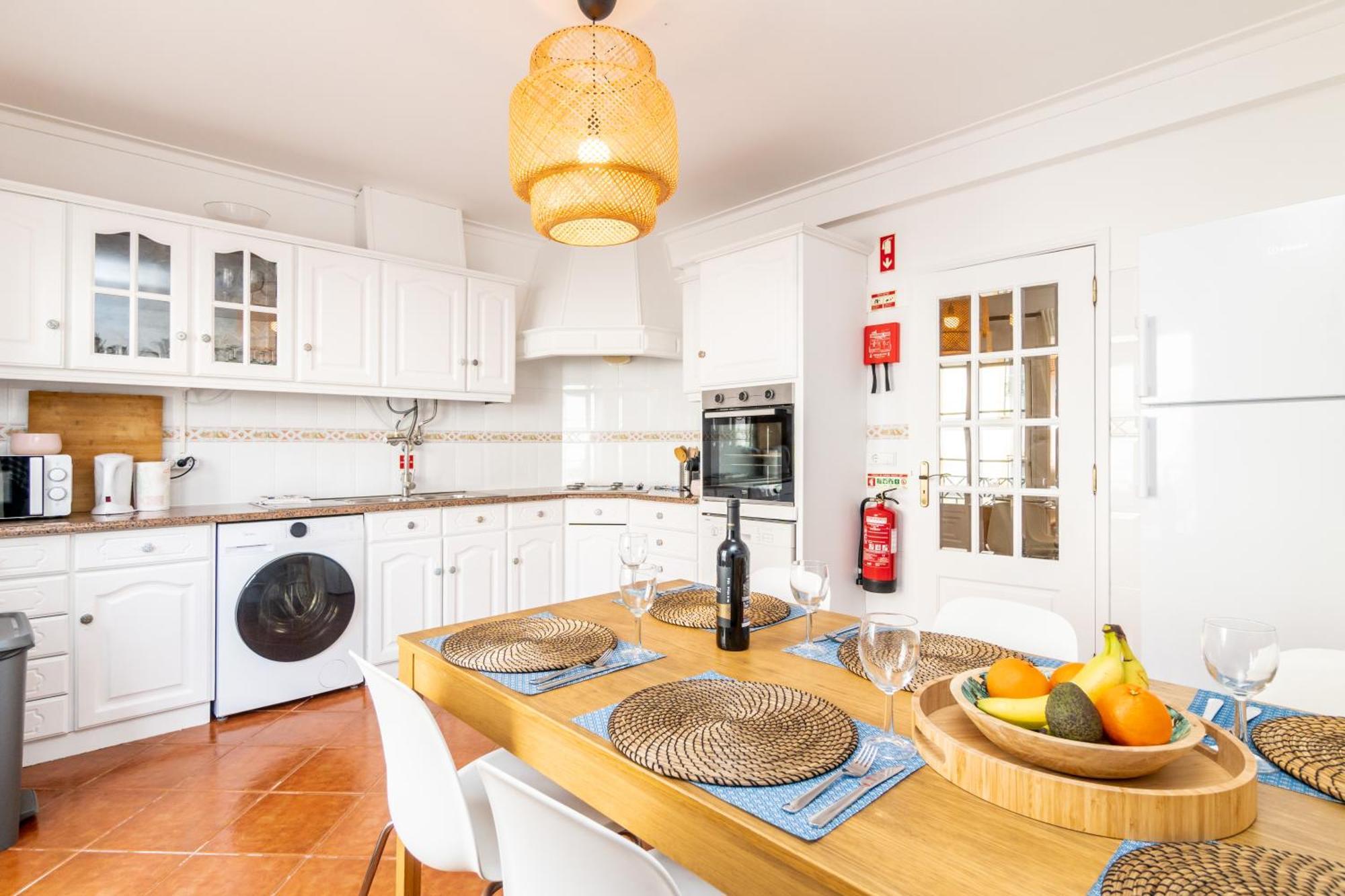 Вилла Baleal Happiness Surf House Феррел Экстерьер фото