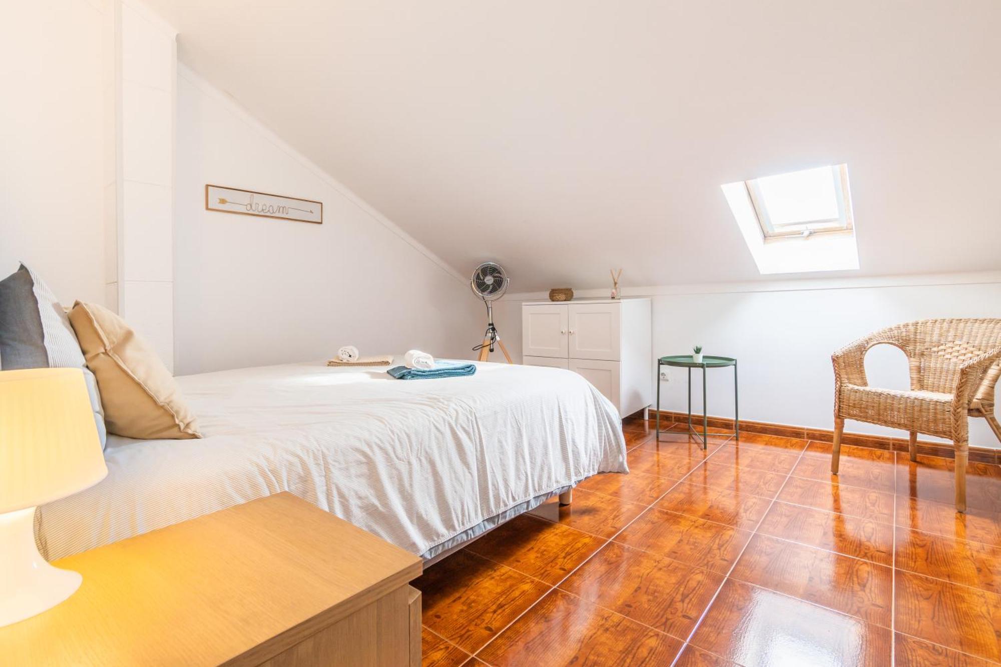 Вилла Baleal Happiness Surf House Феррел Экстерьер фото