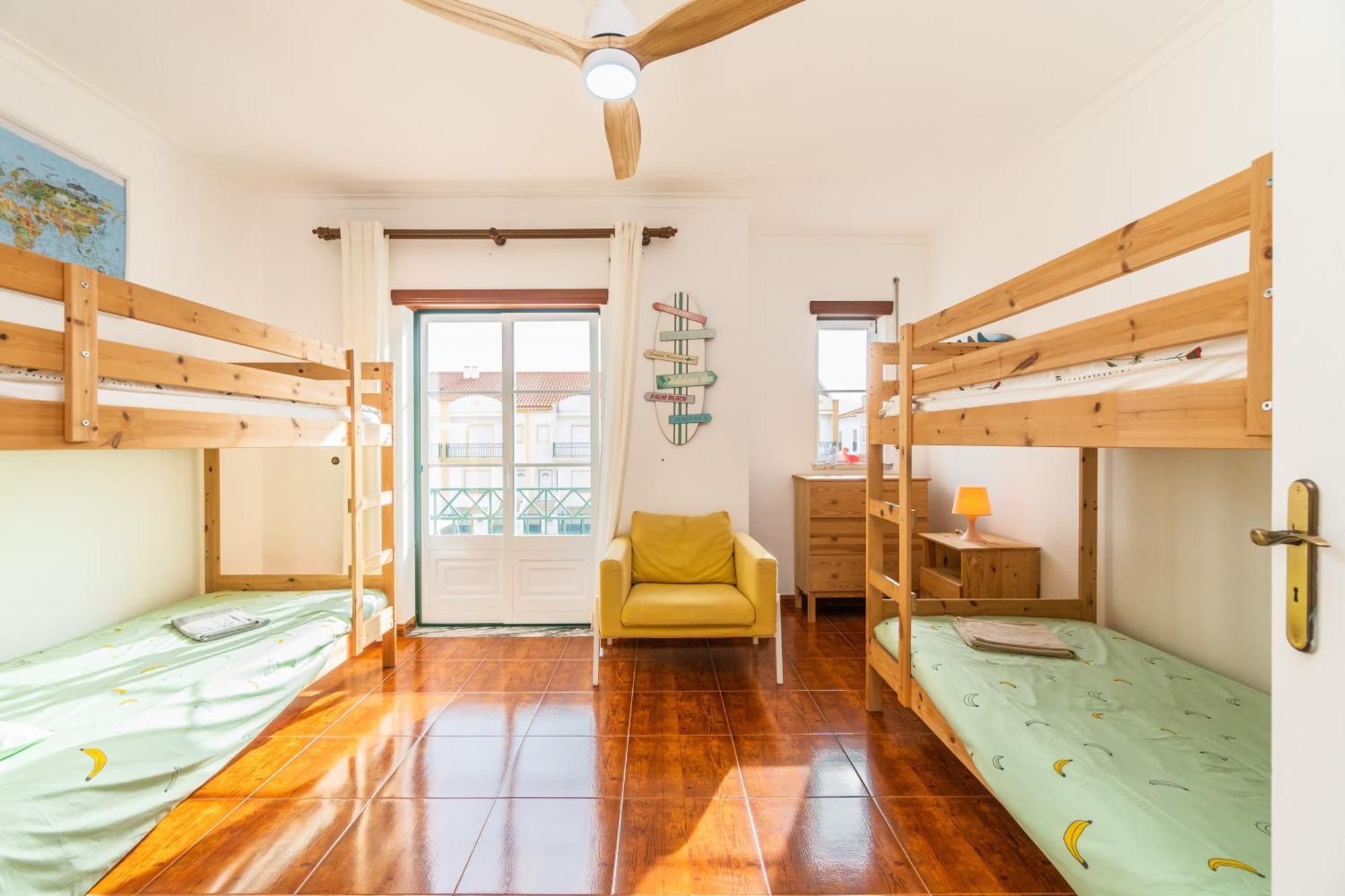 Вилла Baleal Happiness Surf House Феррел Экстерьер фото
