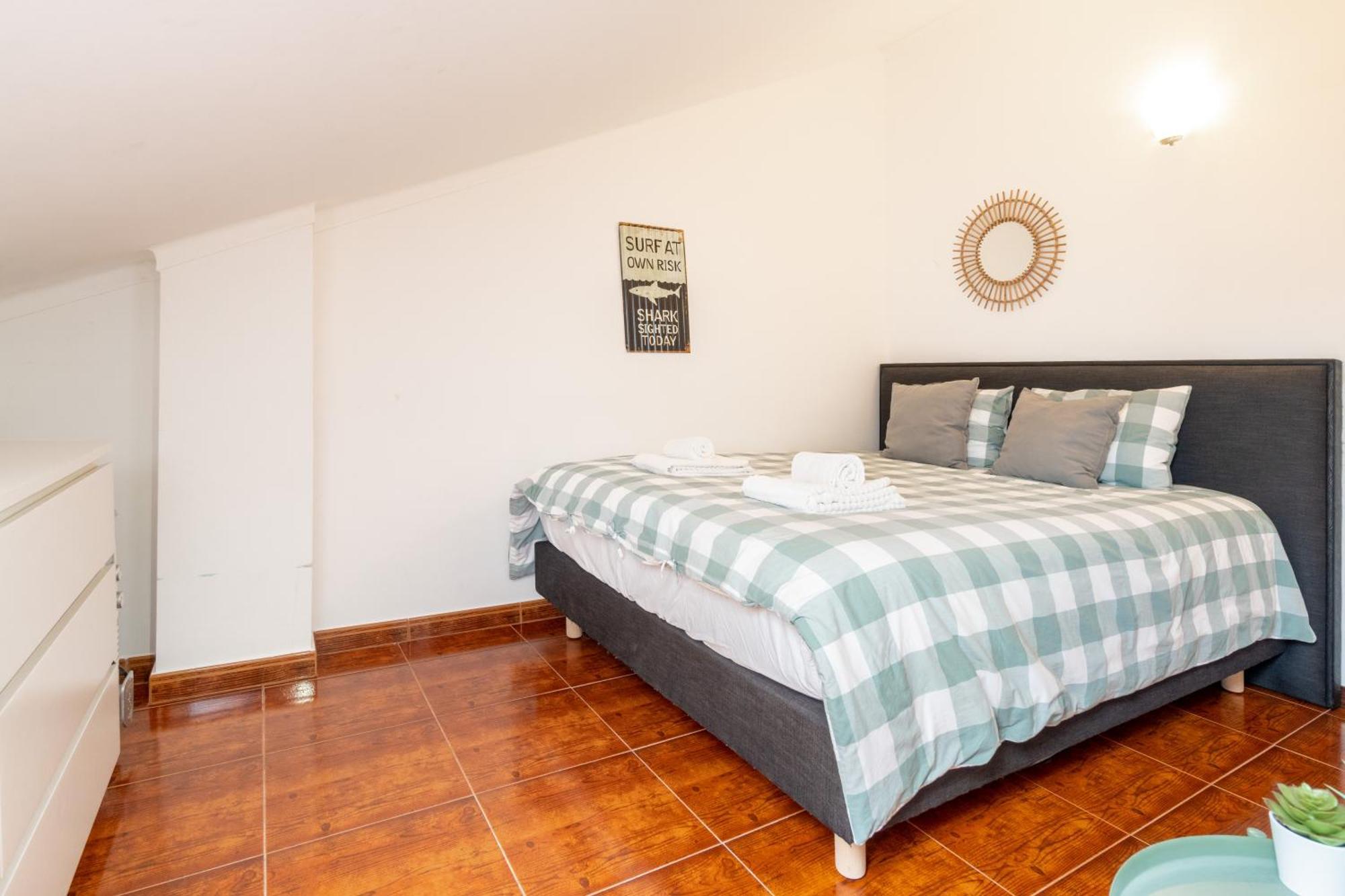 Вилла Baleal Happiness Surf House Феррел Экстерьер фото