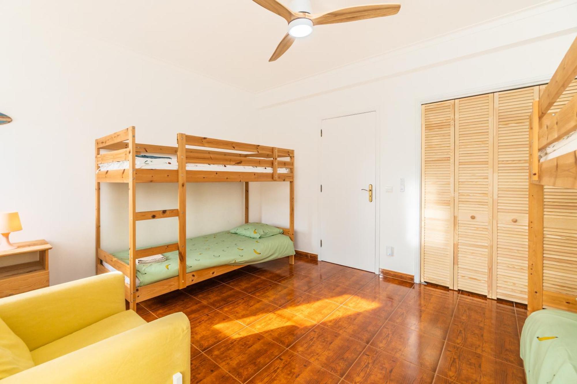 Вилла Baleal Happiness Surf House Феррел Экстерьер фото