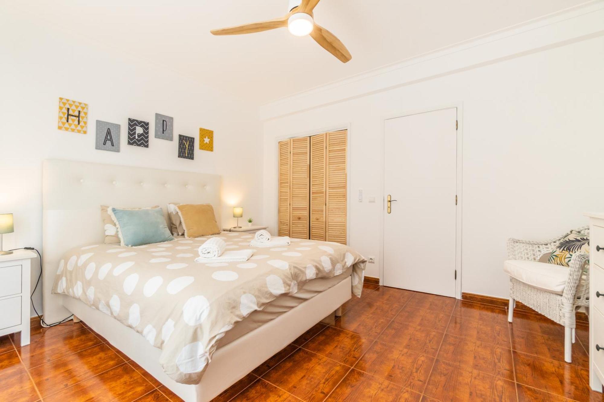 Вилла Baleal Happiness Surf House Феррел Экстерьер фото