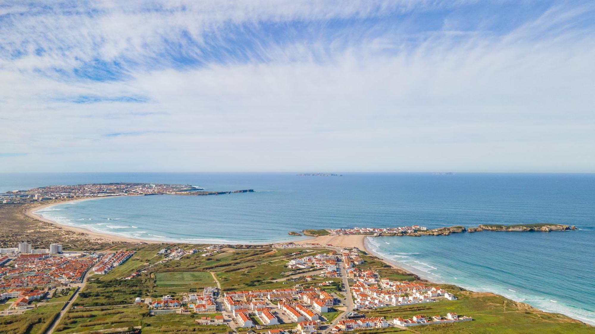 Вилла Baleal Happiness Surf House Феррел Экстерьер фото